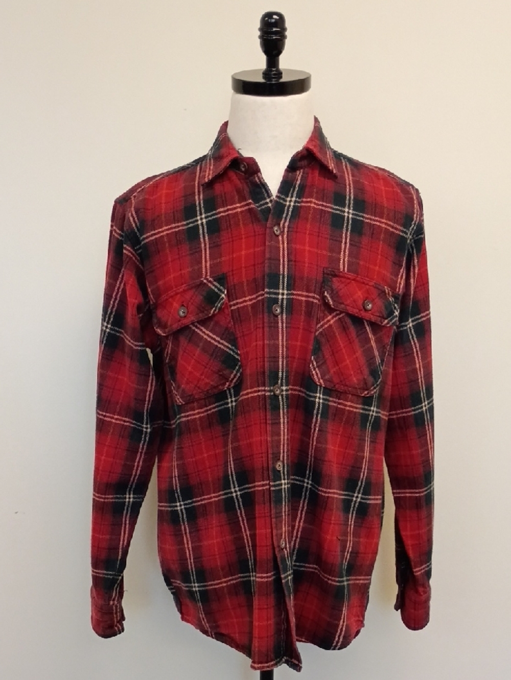 C.E. Schmidt Workwear Red Plaid Long Sleeve Flannel Shirt Size LT